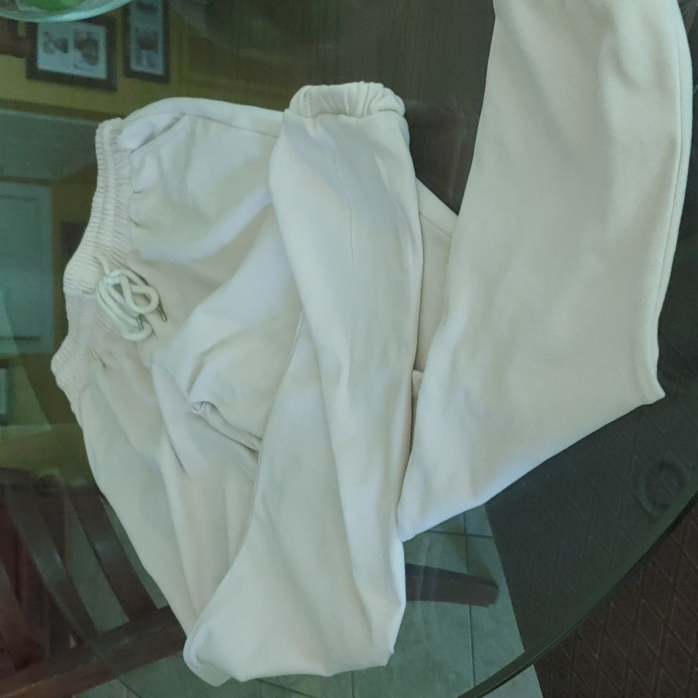 Women sweatpants. Beige. Size small